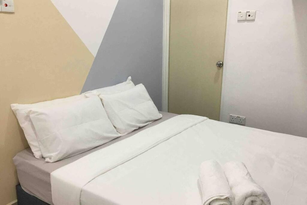 22Pax :Taman Pelangi Party House Nearby Midvelly Johor Bahru Exterior foto