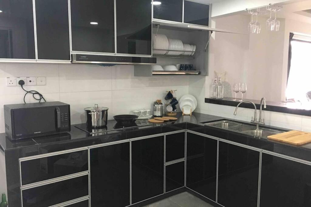 22Pax :Taman Pelangi Party House Nearby Midvelly Johor Bahru Exterior foto