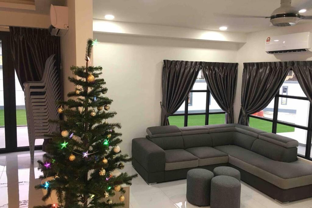 22Pax :Taman Pelangi Party House Nearby Midvelly Johor Bahru Exterior foto