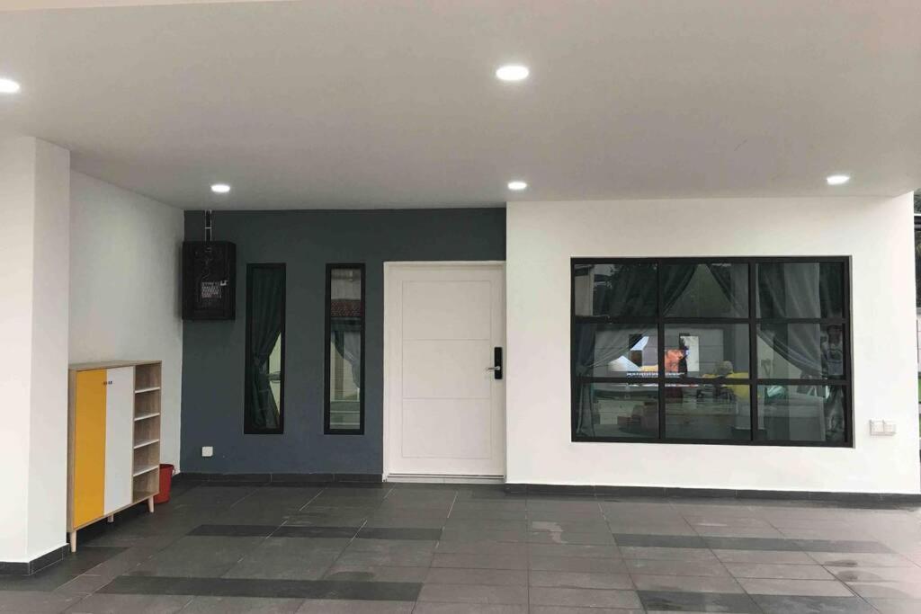 22Pax :Taman Pelangi Party House Nearby Midvelly Johor Bahru Exterior foto