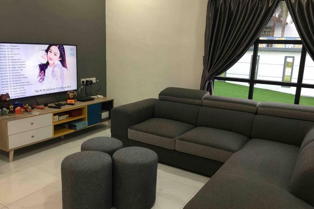 22Pax :Taman Pelangi Party House Nearby Midvelly Johor Bahru Exterior foto